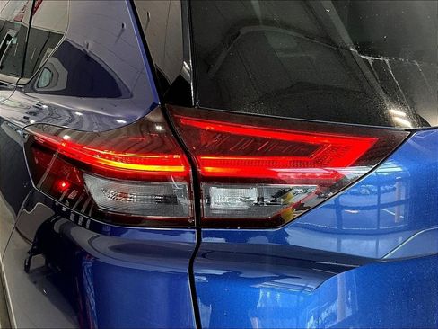 Used 2021 Nissan Rogue SL w/ Premium Package image 26