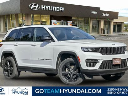 Used 2023 Jeep Grand Cherokee Altitude