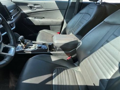 Used 2025 Kia Sportage SX FWD image 4