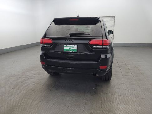 Used 2021 Jeep Grand Cherokee Laredo X image 7