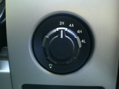 Used 2013 Ford F150 Lariat w/ Lariat Chrome Pkg image 17