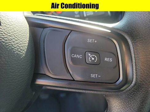 Used 2025 Jeep Wrangler Sport AWD/4WD image 12