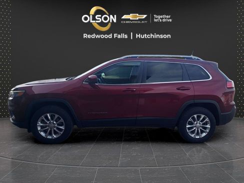Used 2019 Jeep Cherokee Latitude w/ Cold Weather Group image 2