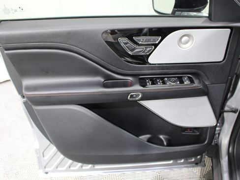 Used 2023 Lincoln Aviator Reserve w/ Equipment Group 201A AWD/4WD image 5