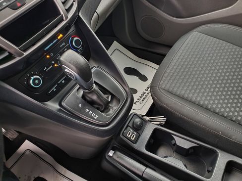 Used 2020 Ford Transit Connect XLT image 28
