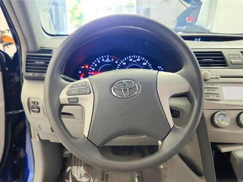 Used 2010 Toyota Camry SE FWD image 31