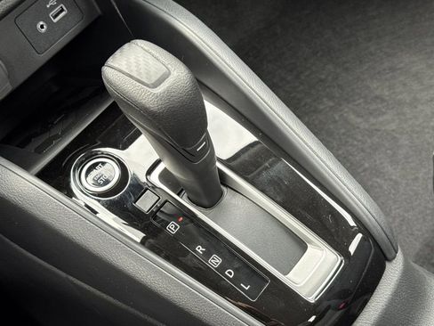 Used 2025 Nissan Versa SV w/ Trunk Package image 19