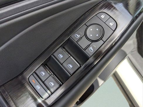 Certified 2025 Nissan Rogue S FWD image 26