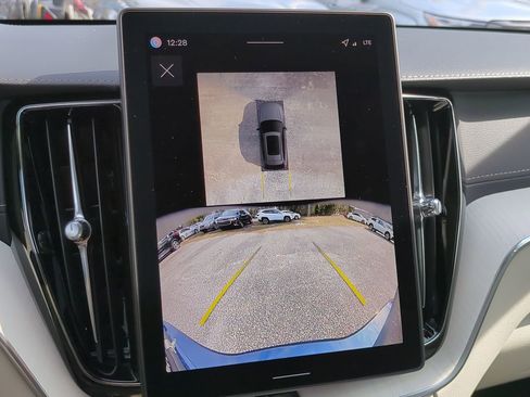 New 2026 Volvo XC60 B5 Ultra w/ Climate Package image 19