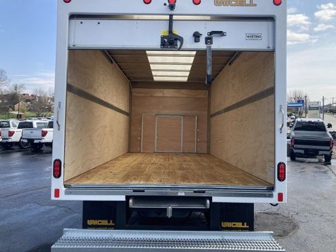 New 2027 Ford E-350 and Econoline 350 Super Duty w/ Power Equipment Group RWD image 7