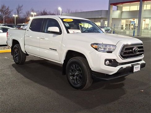 Certified 2022 Toyota Tacoma SR5 image 2