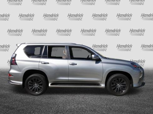 Used 2023 Lexus GX 460 Premium w/ Accessory Package AWD/4WD image 10
