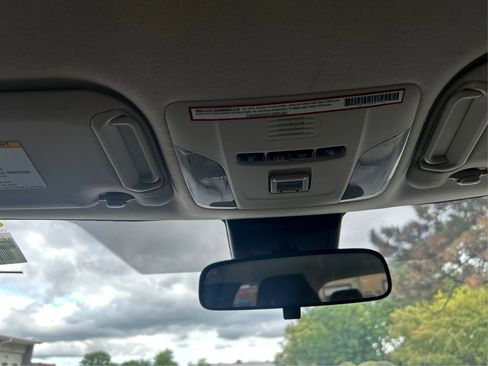 Used 2020 Toyota Corolla LE image 15