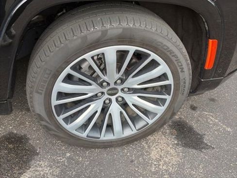 Used 2024 Jeep Grand Wagoneer Series III w/ HD Trailer Tow Package image 31