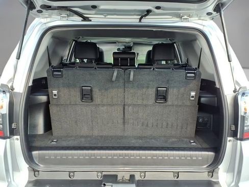 Used 2020 Toyota 4Runner SR5 Premium w/ Moonroof Package AWD/4WD image 11