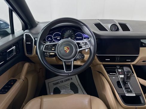 Certified 2023 Porsche Cayenne Coupe AWD/4WD image 22
