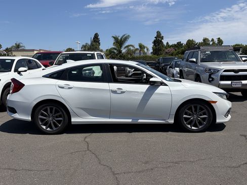 Used 2020 Honda Civic EX image 2