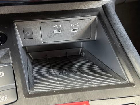 Used 2025 Nissan Kicks SR AWD/4WD image 48