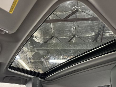 Used 2023 Toyota Camry SE image 12