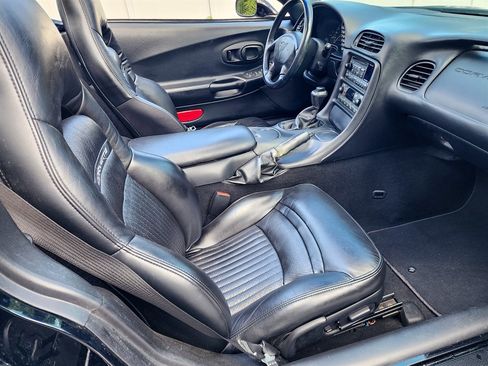 Used 2003 Chevrolet Corvette Convertible w/ Preferred Equipment Group1 RWD image 25