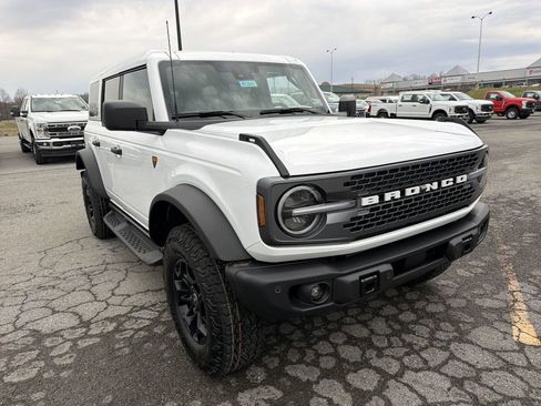 New 2026 Ford Bronco Badlands AWD/4WD image 3