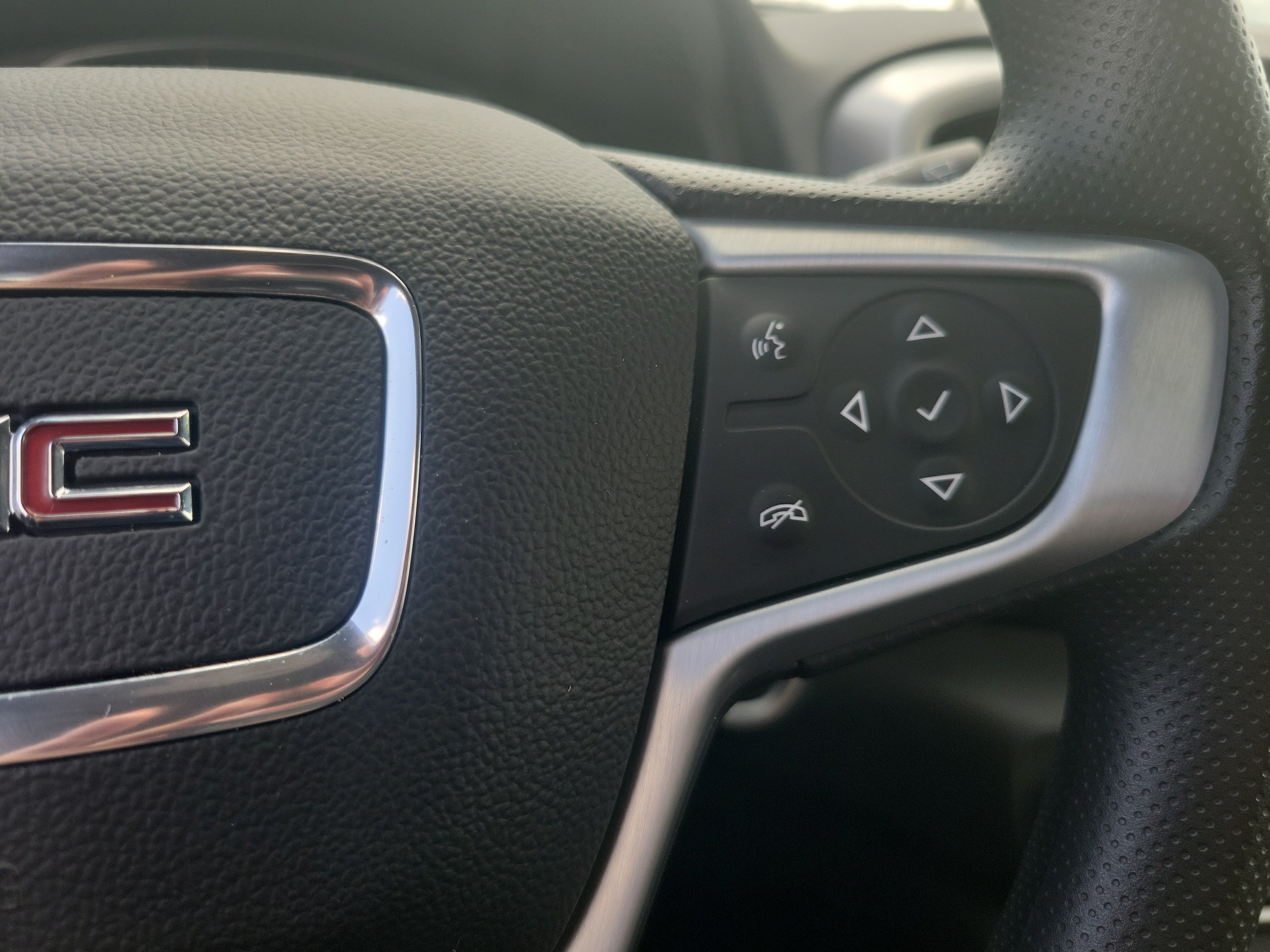 Used 2023 GMC Terrain SLE w/ Driver Convenience Package FWD image 25