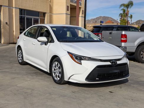 Used 2023 Toyota Corolla LE image 2