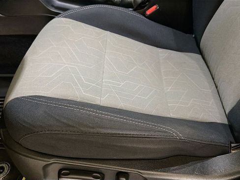 Used 2021 Toyota Tacoma TRD Sport w/ Technology Package image 21