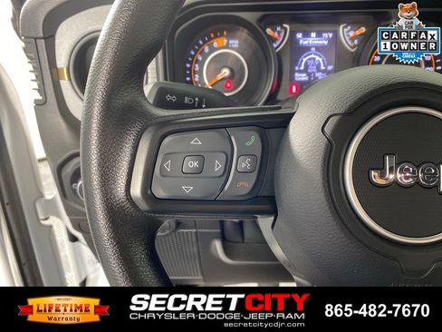 Used 2025 Jeep Wrangler Sport AWD/4WD image 14
