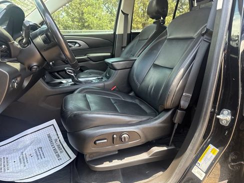 Used 2021 Chevrolet Traverse Premier w/ Redline Edition FWD image 13
