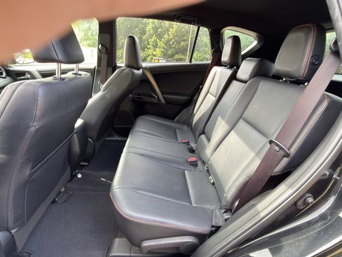 Used 2016 Toyota RAV4 SE FWD image 12