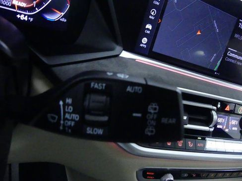 Used 2022 BMW X5 xDrive40i w/ Premium Package image 18