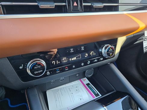 New 2025 Mitsubishi Outlander SEL image 11