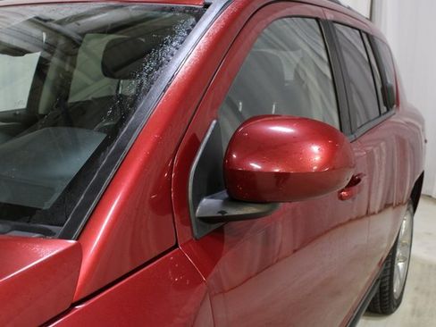 Used 2016 Jeep Compass Latitude image 33