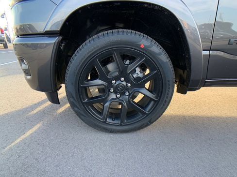 New 2026 RAM 1500 Laramie AWD/4WD image 27