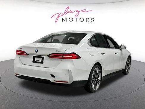 Used 2026 BMW 530i xDrive w/ Premium Package AWD/4WD image 5