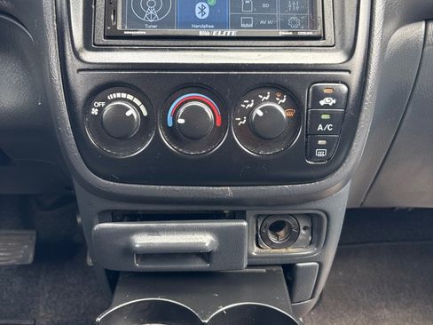 Used 2001 Honda CR-V LX image 16
