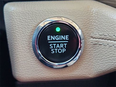 Used 2022 Ford Expedition Max Limited image 17