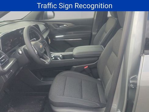 New 2026 Chevrolet Traverse LT w/ Sun and Wheel Package image 11
