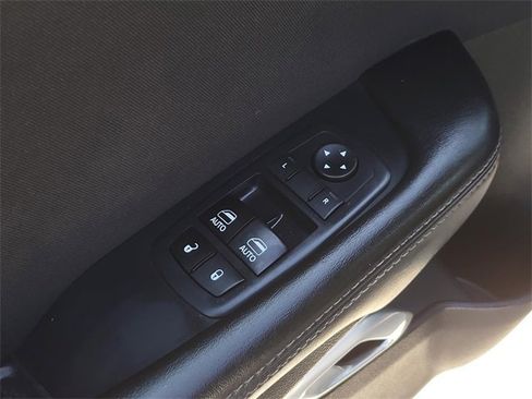 Used 2017 Dodge Challenger R/T image 14