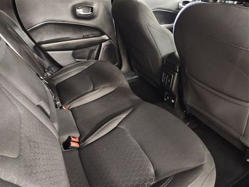 Used 2019 Jeep Compass Sport FWD image 31