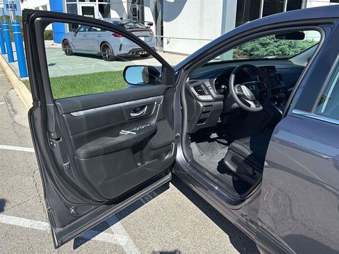 Used 2018 Honda CR-V LX image 11