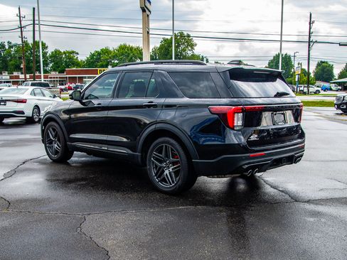 Used 2025 Ford Explorer ST AWD/4WD image 5