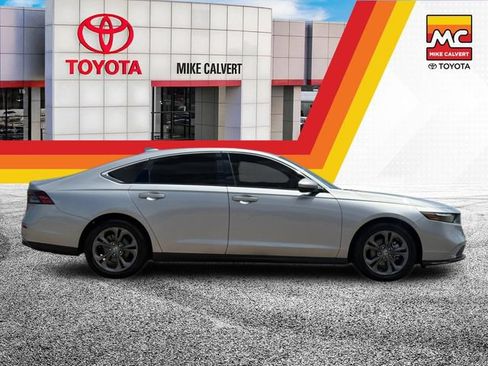 Used 2023 Honda Accord EX image 6