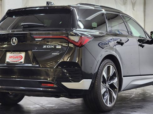 Used 2024 Acura ZDX Type S image 5