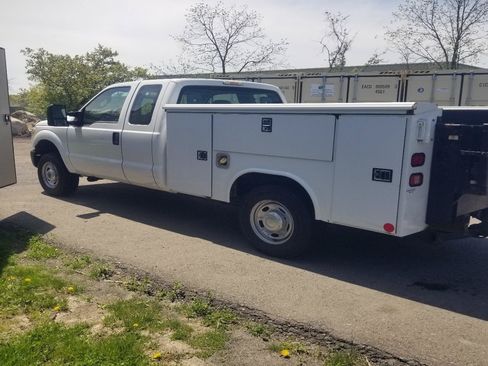 Used 2016 Ford F250 XL AWD/4WD image 3