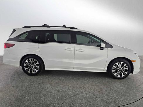 Used 2026 Honda Odyssey Elite image 2