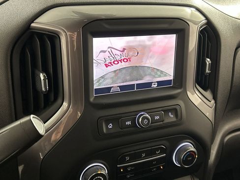 Used 2023 Chevrolet Silverado 1500 Custom image 18