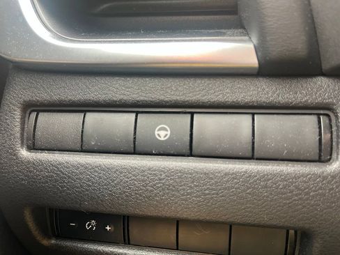 Used 2021 Nissan Rogue SV FWD image 22
