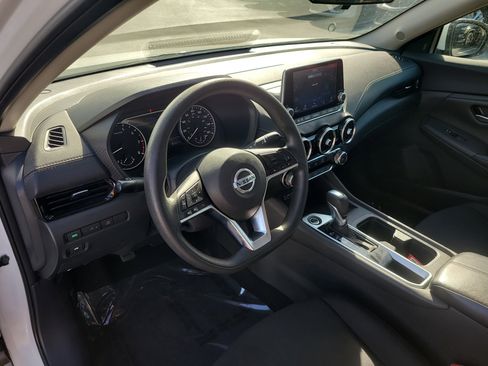 Used 2023 Nissan Sentra SV image 18